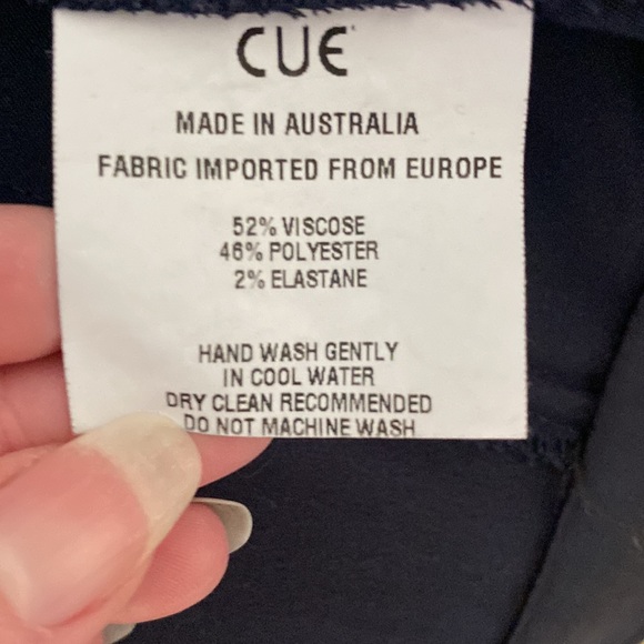 Cue - Peplum Top with Zip front - Size 8 - Picture 5 of 6